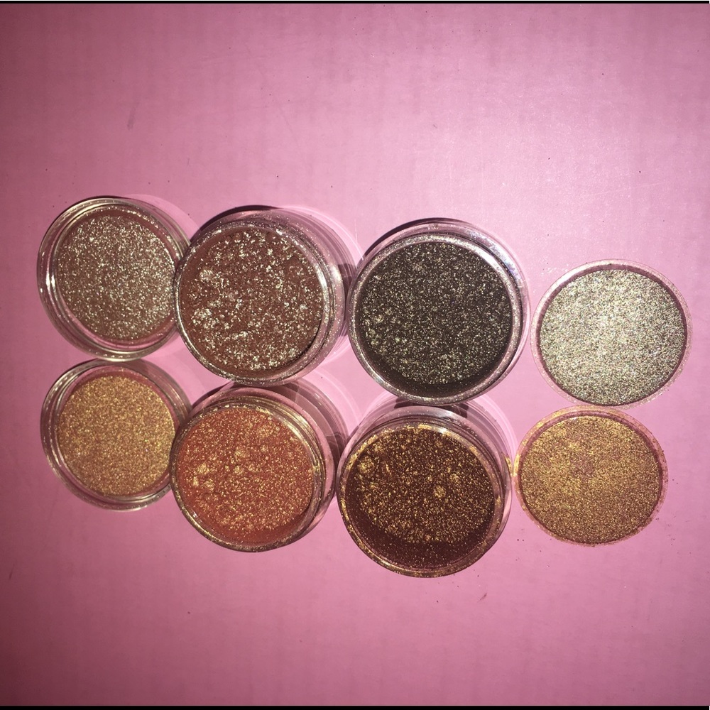 Mac crushed pigment in aloha